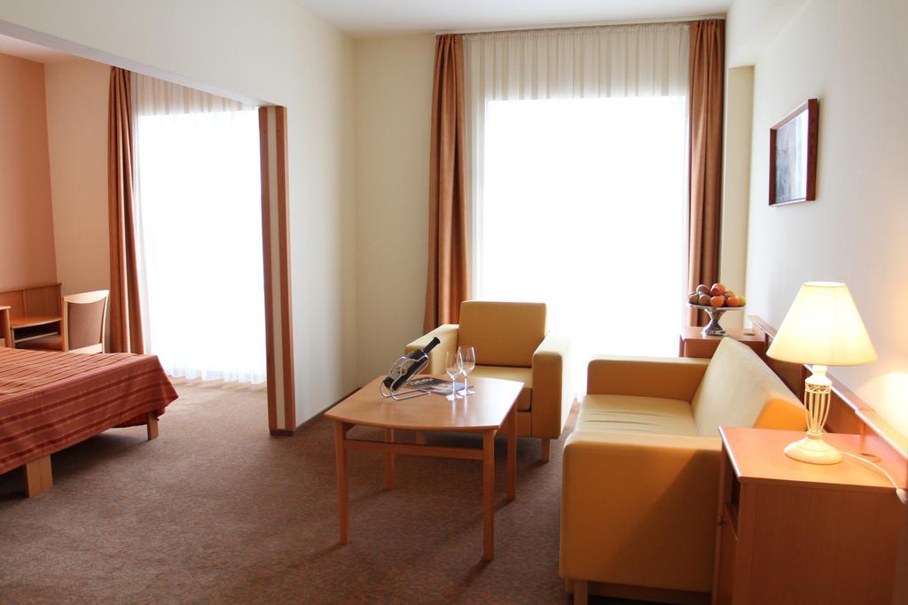 Szent Janos Hotel Mohács الغرفة الصورة