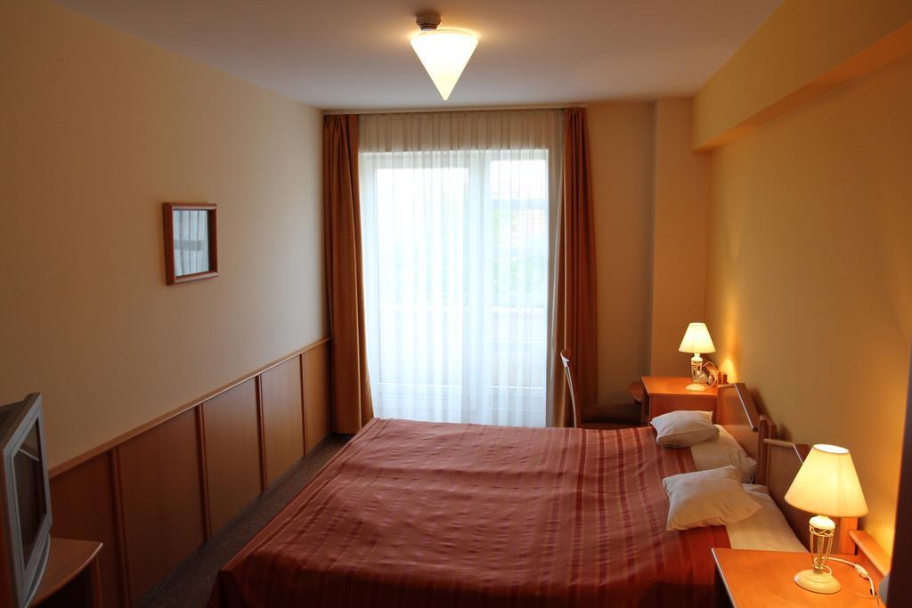 Szent Janos Hotel Mohács الغرفة الصورة