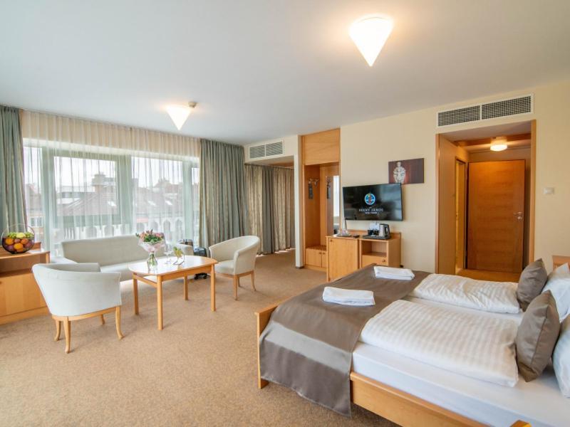 Szent Janos Hotel Mohács المظهر الخارجي الصورة