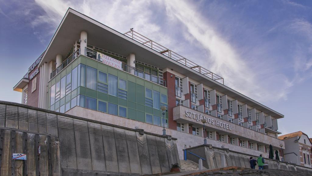 Szent Janos Hotel Mohács المظهر الخارجي الصورة