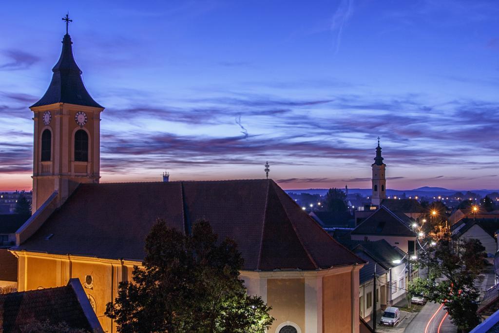 Szent Janos Hotel Mohács المظهر الخارجي الصورة