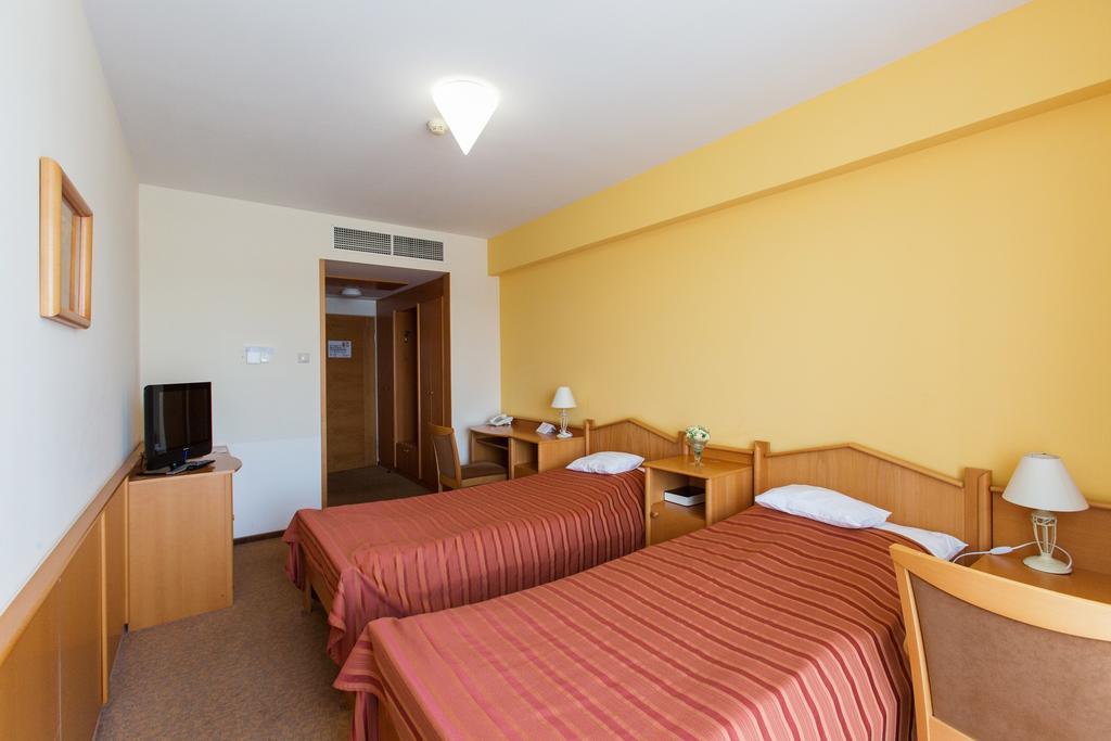 Szent Janos Hotel Mohács المظهر الخارجي الصورة